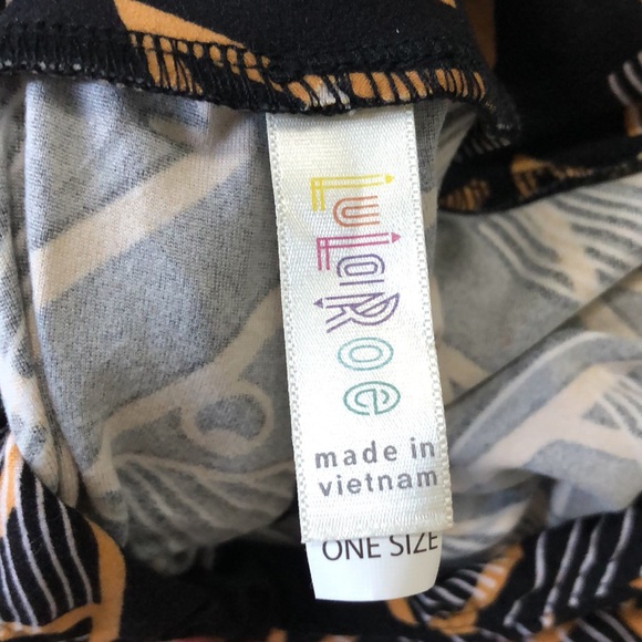 Lularoe one size fish leggings - Picture 2 of 2